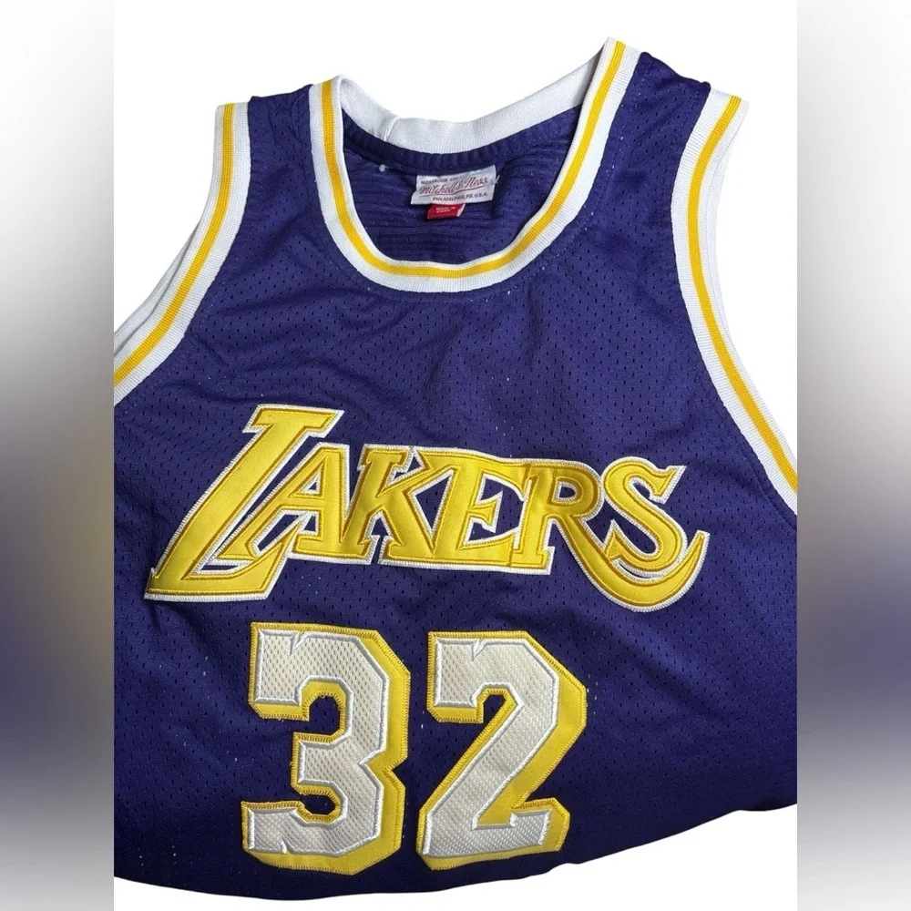 Los Angeles Lakers Away 1984-85 Magic Johnson Swingman Jersey XXL - Picture 2 of 6